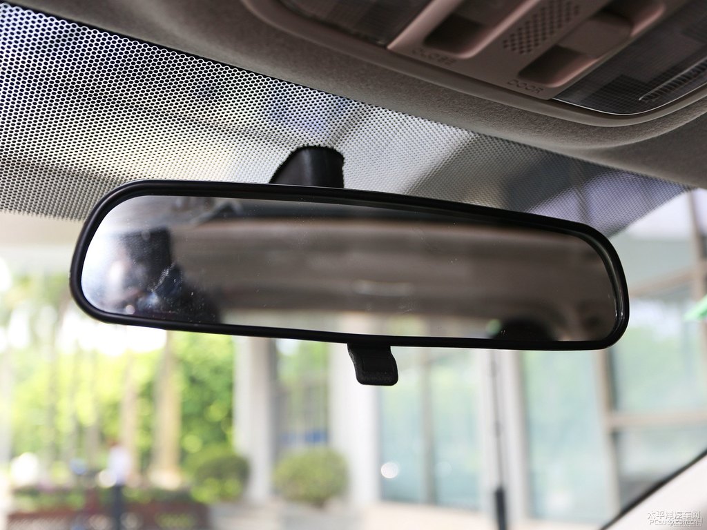 塔夫綢白鋒范車廂內(nèi)飾圖片