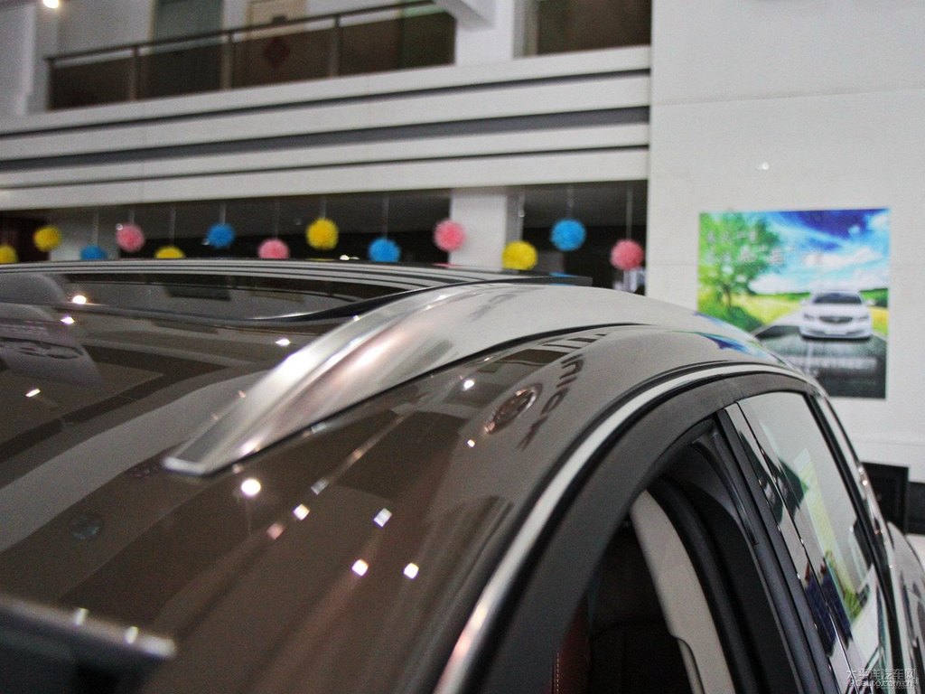 托帕石棕昂科威車身外觀圖片