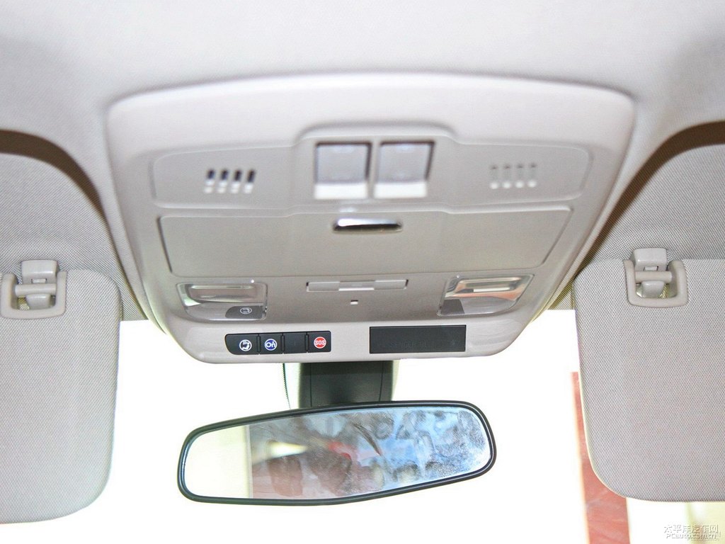 托帕石棕昂科威車廂內(nèi)飾圖片
