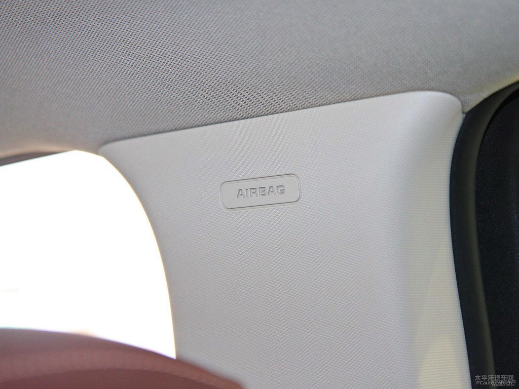 托帕石棕昂科威車廂內(nèi)飾圖片