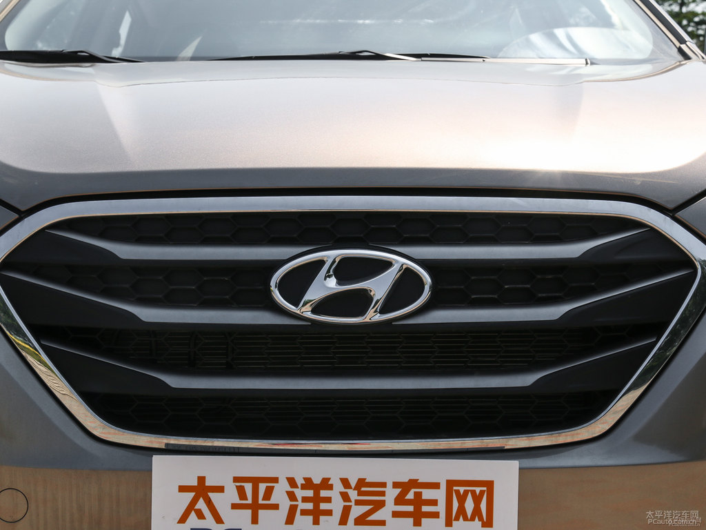 閃銅北京現(xiàn)代ix35車頭外觀圖片
