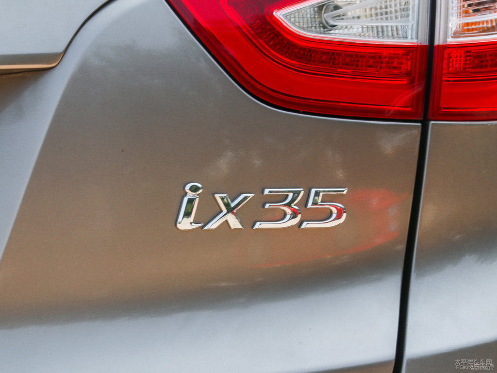 閃銅北京現(xiàn)代ix35車尾外觀圖片