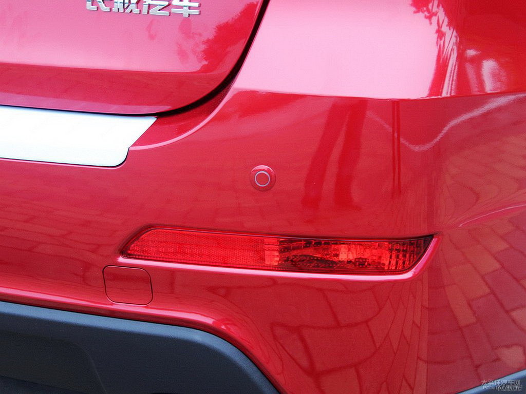 中國紅哈弗H2車尾外觀圖片