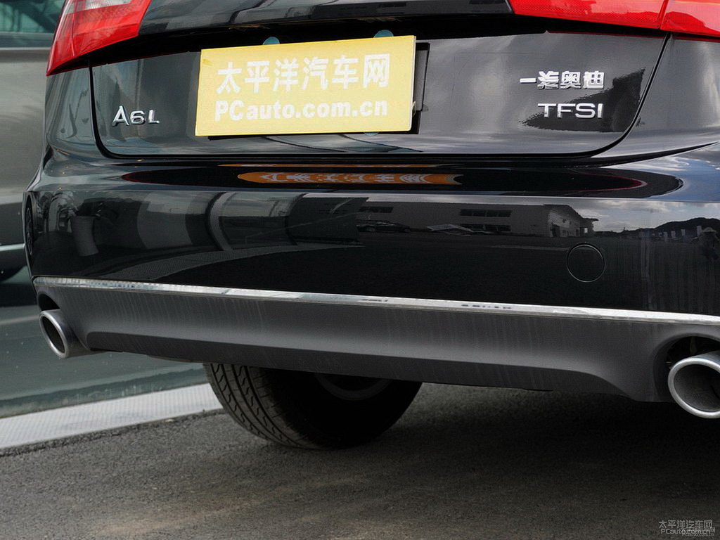 幻影黑奧迪A6L車尾外觀圖片