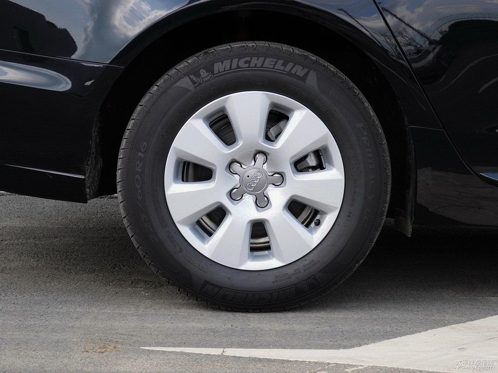 幻影黑奧迪A6L車身外觀圖片