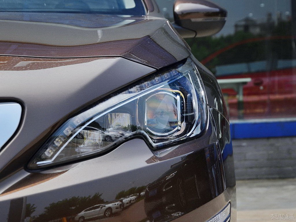 松木棕標致408車頭外觀圖片