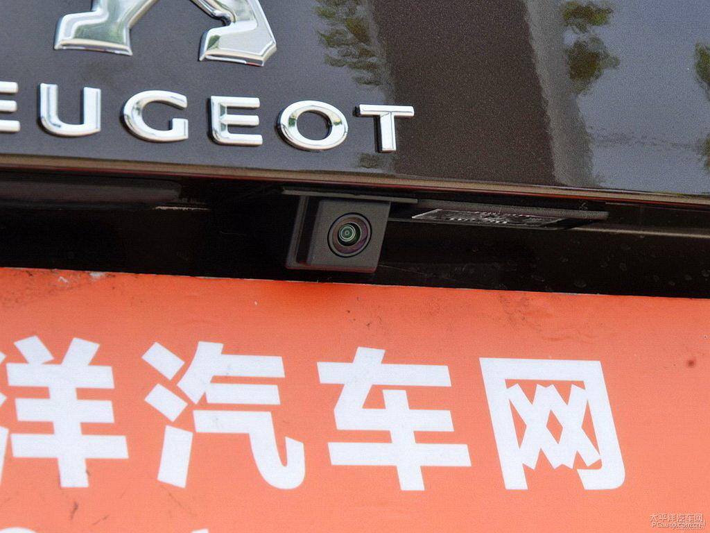 松木棕標致408車尾外觀圖片