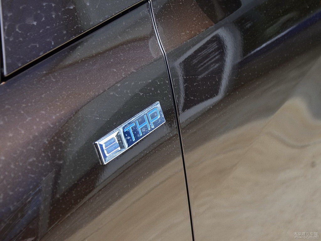 松木棕標致408車身外觀圖片