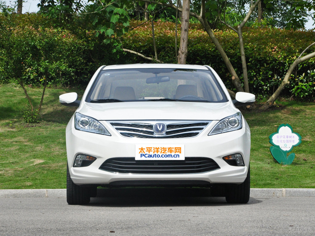 珍珠白逸動(dòng)整車外觀外觀圖片