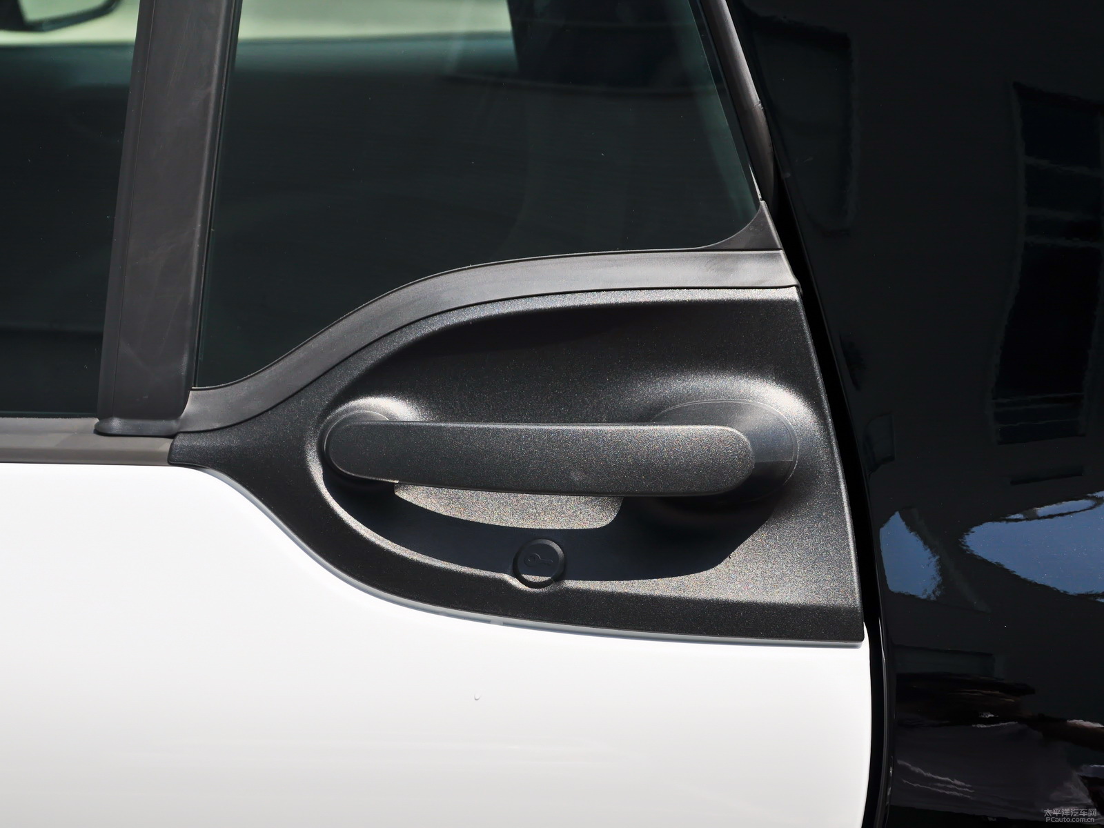 ˮsmart fortwo܇^DƬ