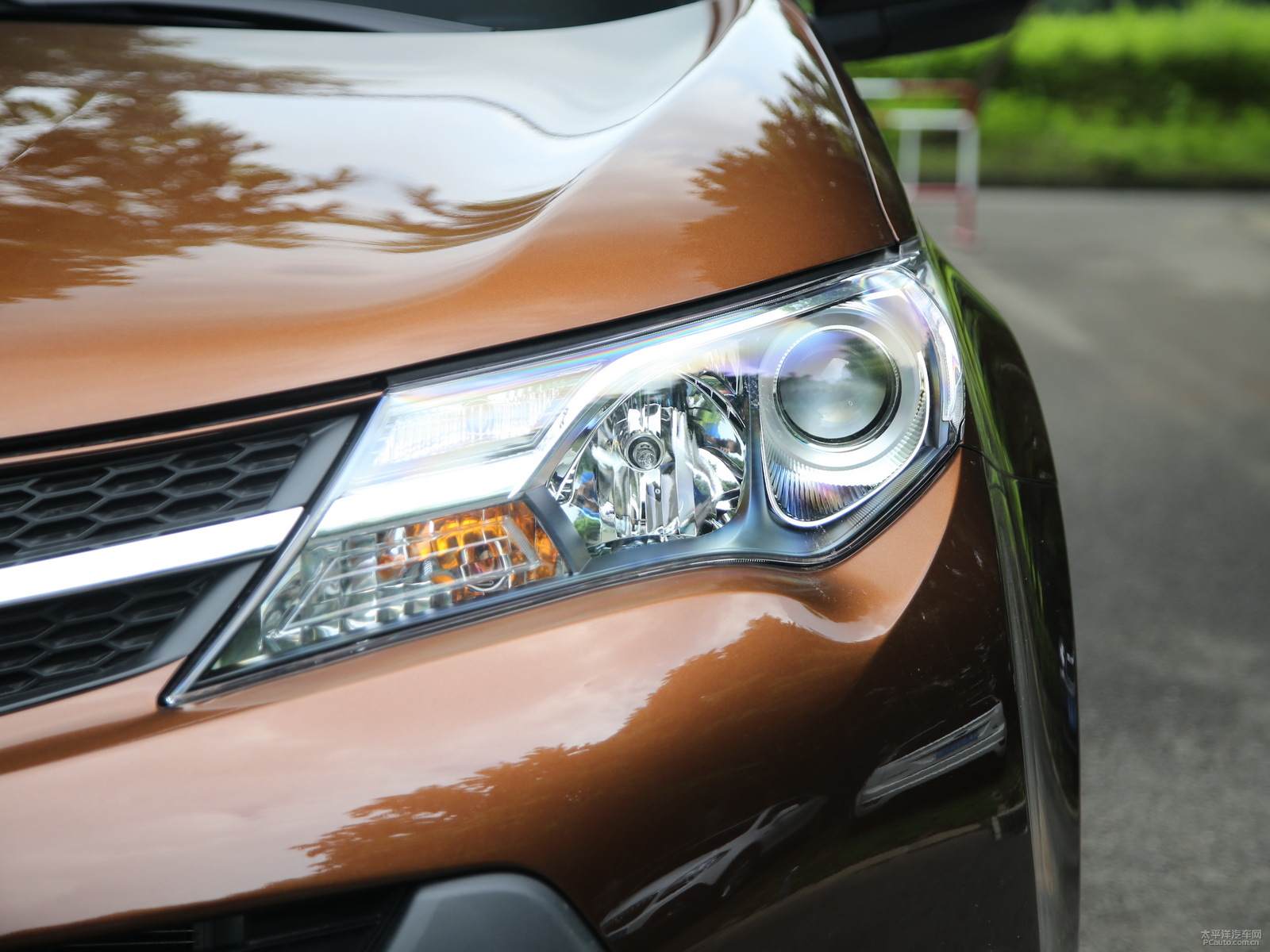 RAV4榮放外觀高清大圖