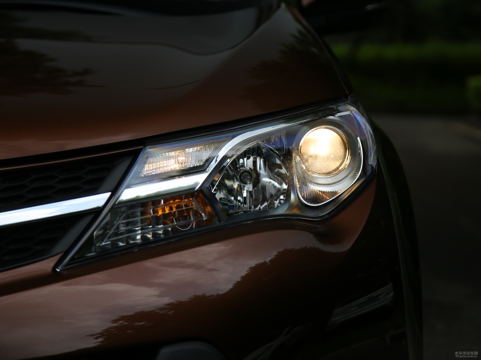 RAV4榮放外觀高清大圖