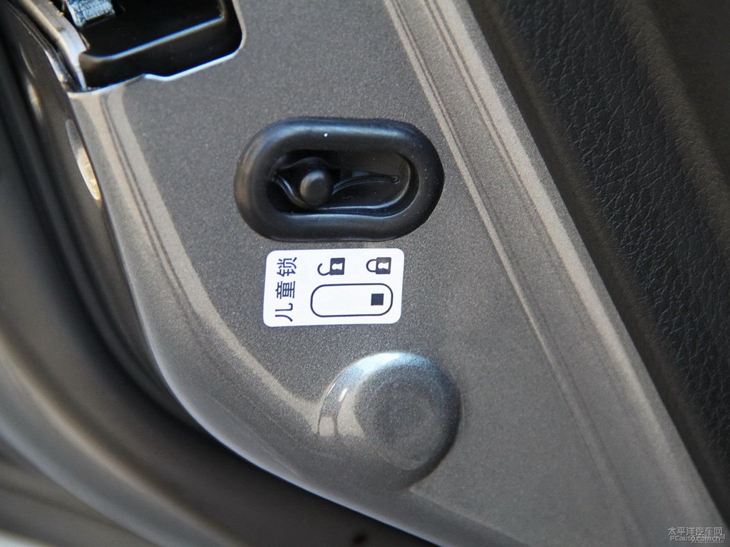 細沙銀傳祺GS5車廂內飾圖片