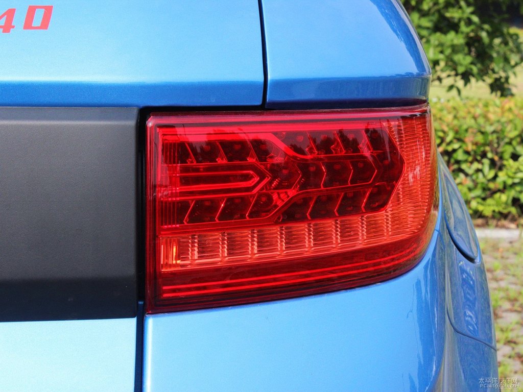 南海藍(lán)陸風(fēng)X7車尾外觀圖片
