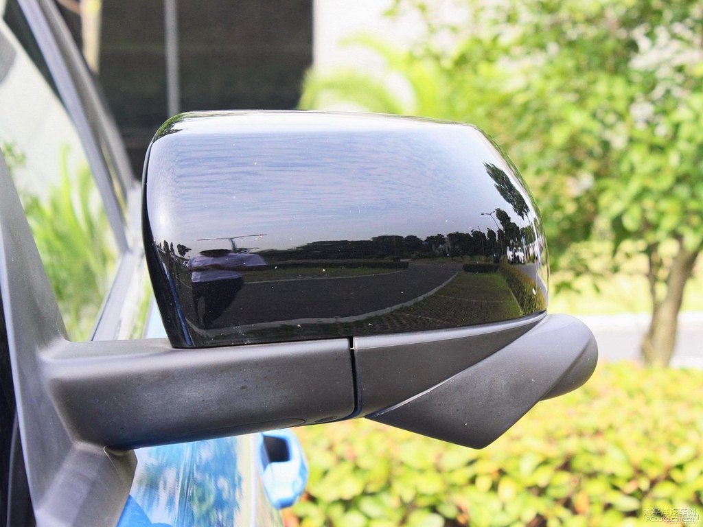 南海藍(lán)陸風(fēng)X7車身外觀圖片