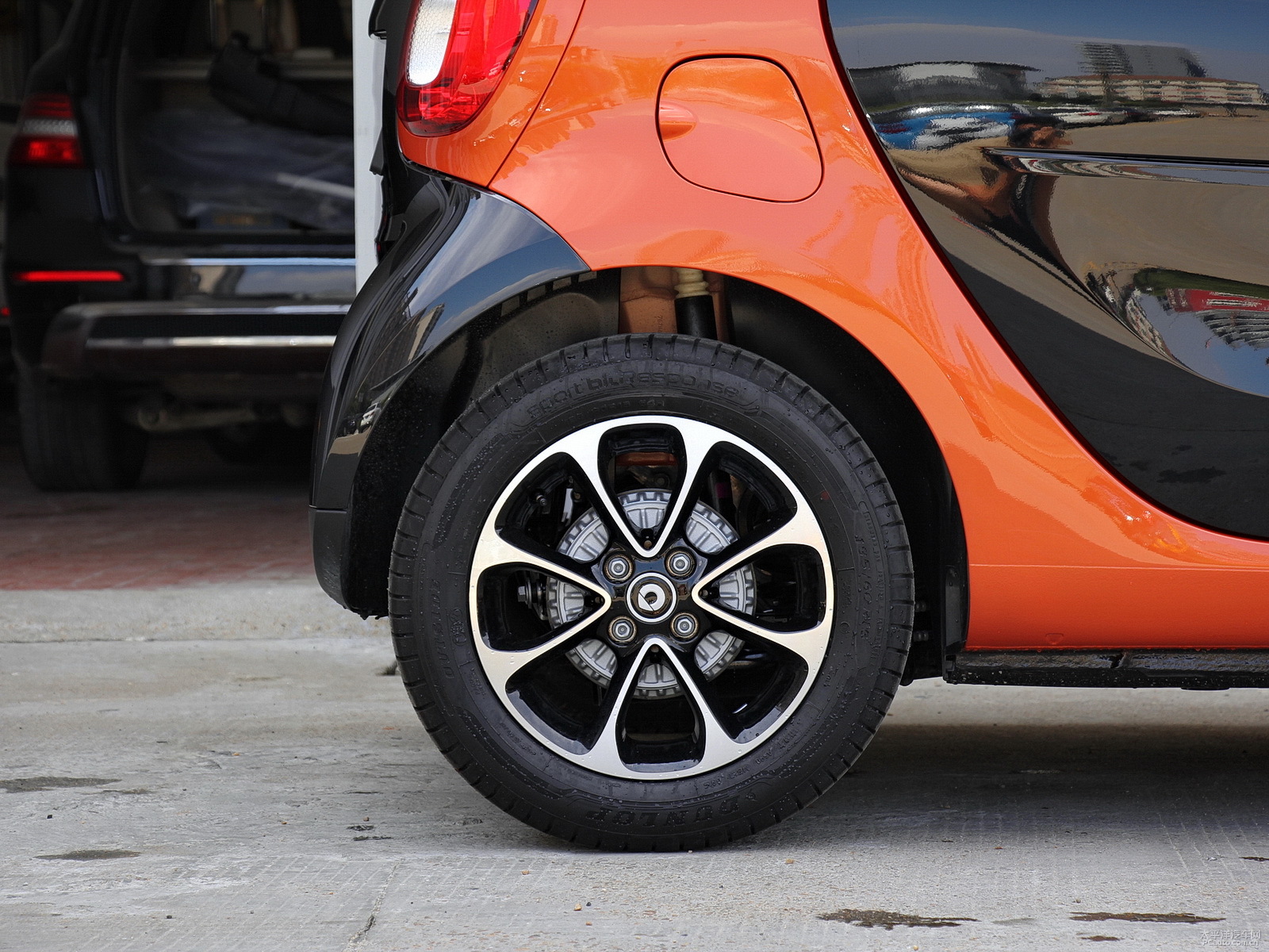 ҹsmart fortwo܇^DƬ