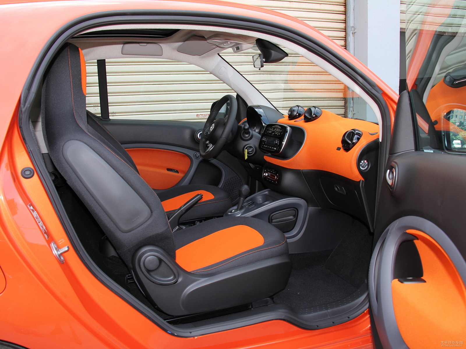 ҹsmart fortwo{˿ggDƬ