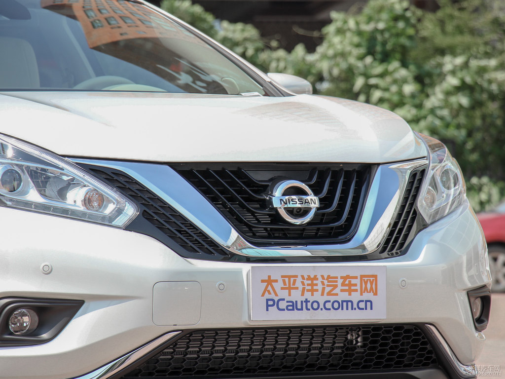 珠光白樓蘭車頭外觀圖片