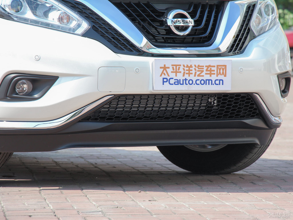 珠光白樓蘭車頭外觀圖片