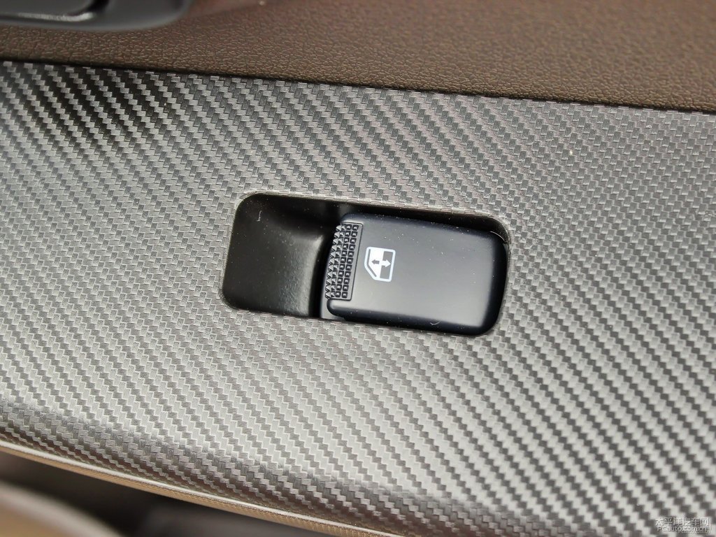 大地棕五菱宏光S車廂內(nèi)飾圖片