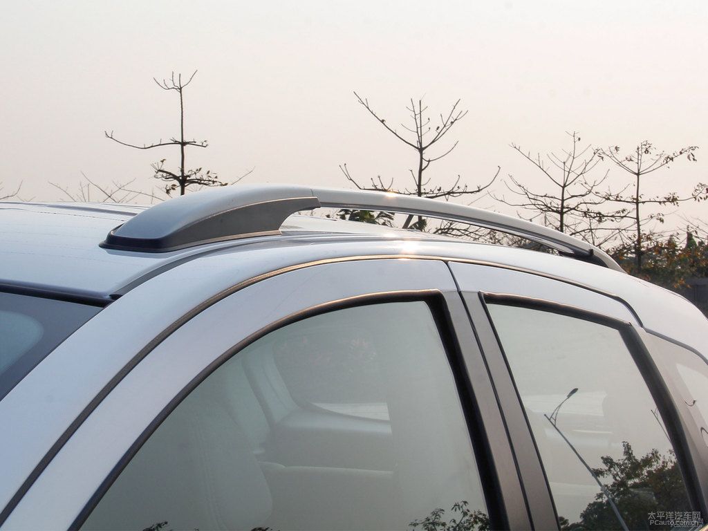 和玉白啟辰T70車身外觀圖片