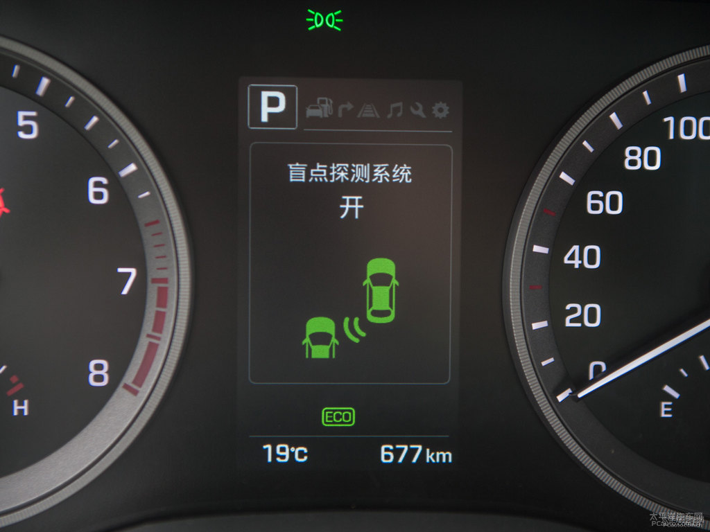 珍珠白途勝L中控內(nèi)飾圖片