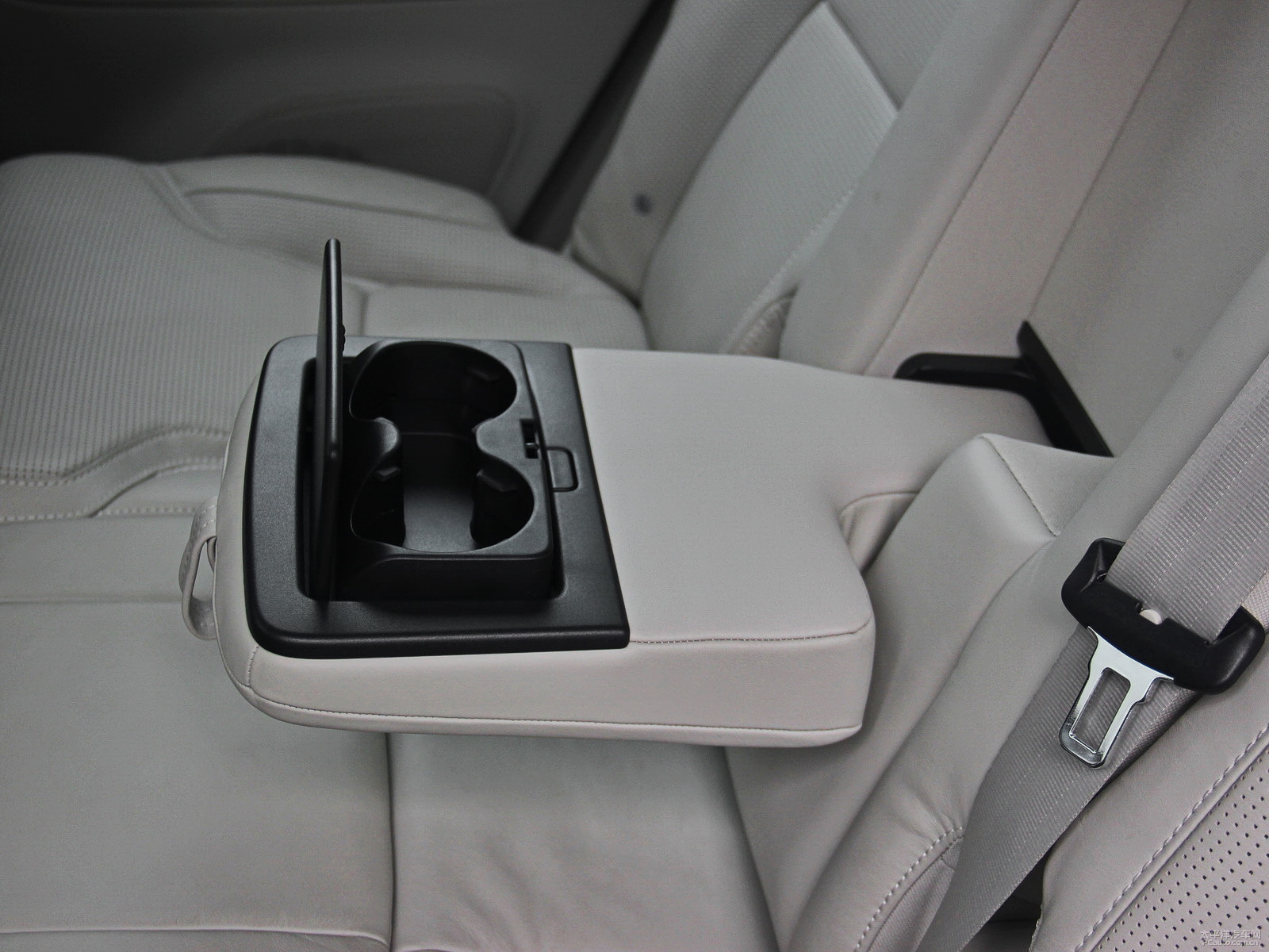 ˮ֠XC90(ch)ggDƬ