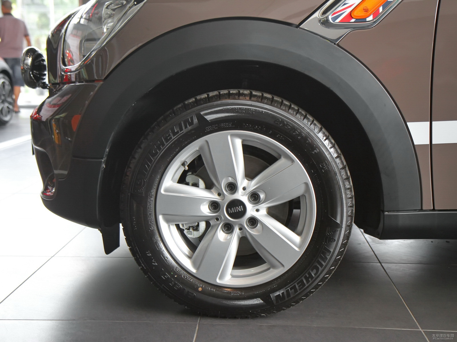 \ɫMINI COUNTRYMAN܇^DƬ
