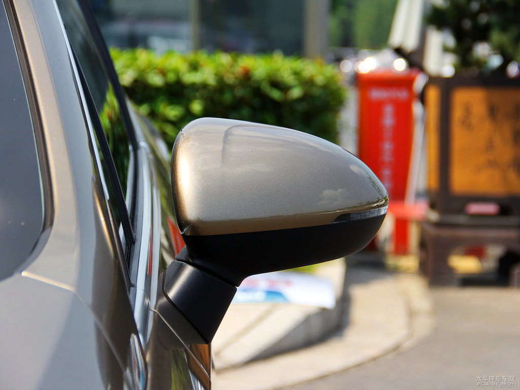 琥珀棕威朗車身外觀圖片