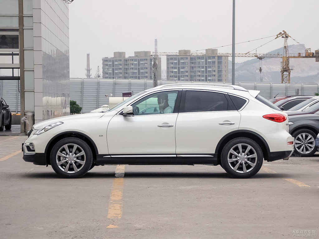 瑩貝白英菲尼迪QX50整車外觀外觀圖片