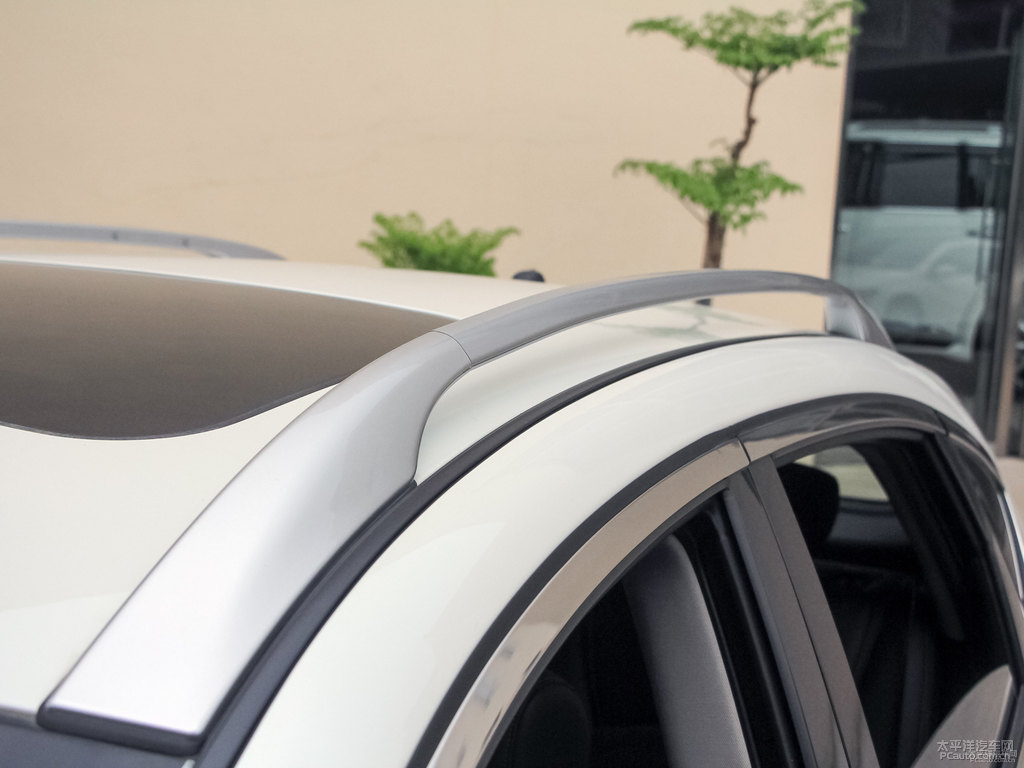 瑩貝白英菲尼迪QX50車身外觀圖片