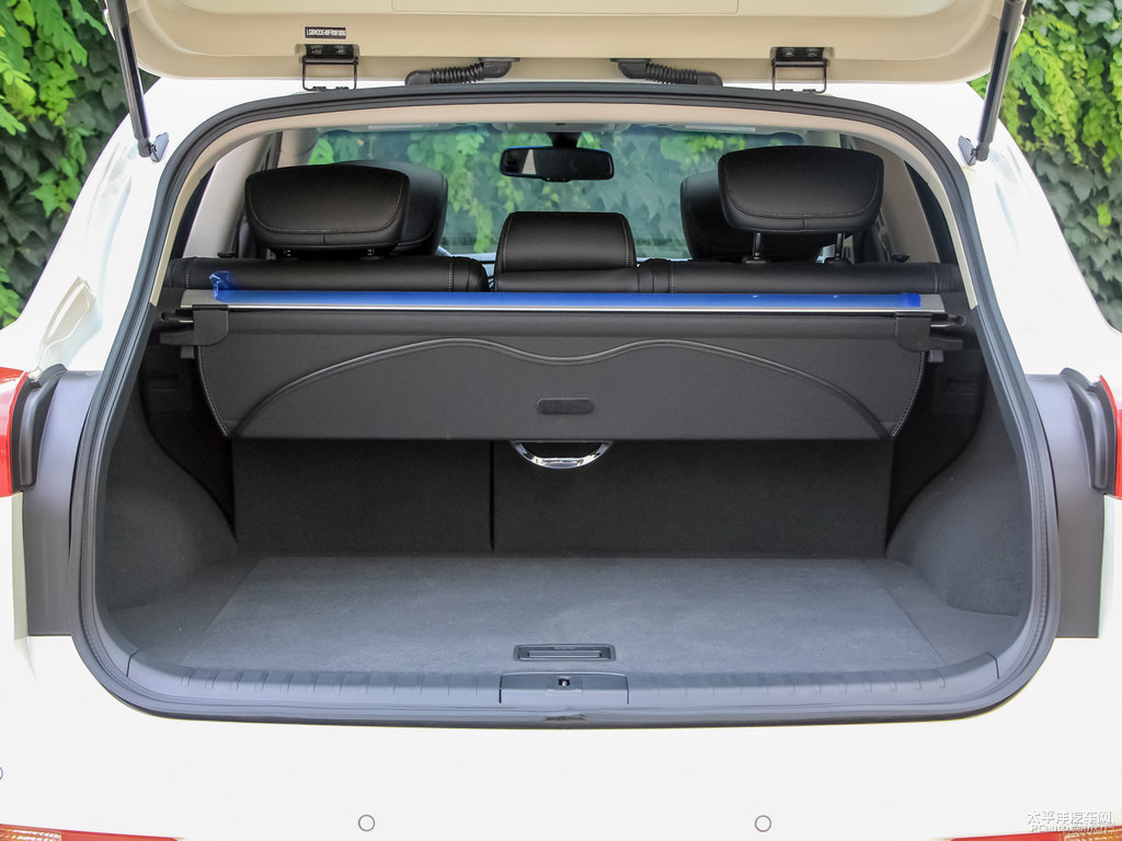 瑩貝白英菲尼迪QX50后備廂空間圖片