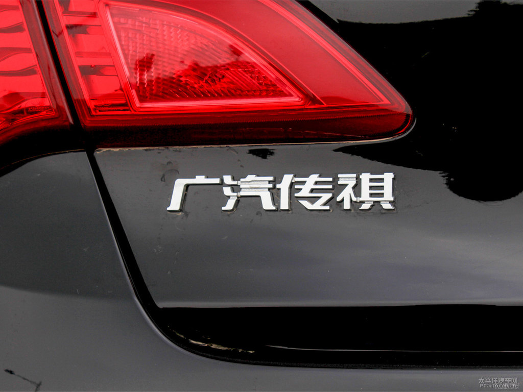 典雅黑傳祺GA6車尾外觀圖片