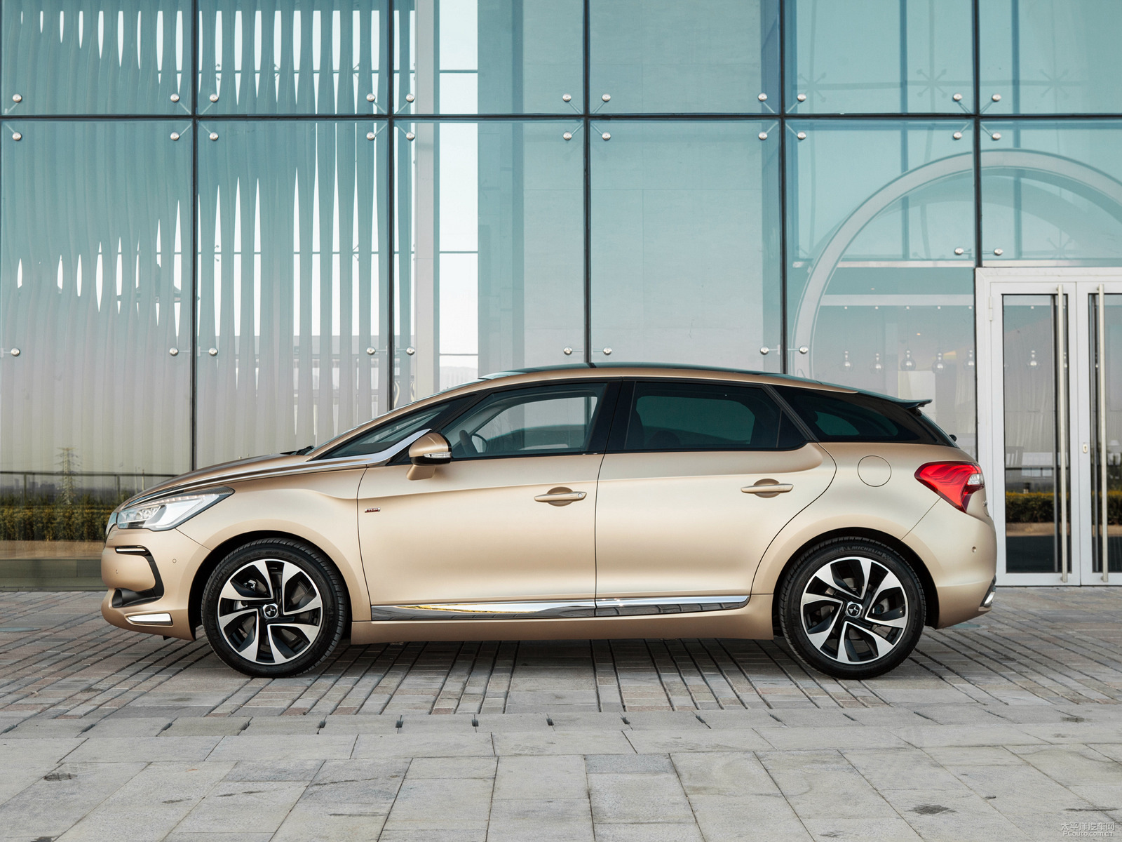 DS 5外觀高清大圖