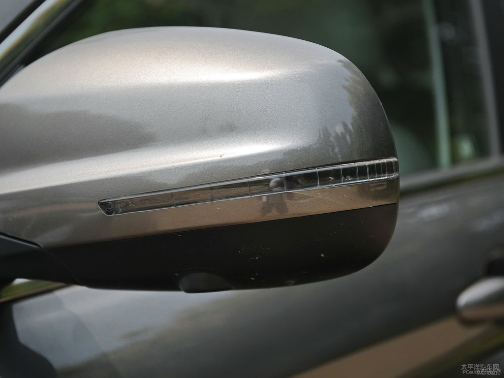 摩登灰哈弗H2車身外觀圖片