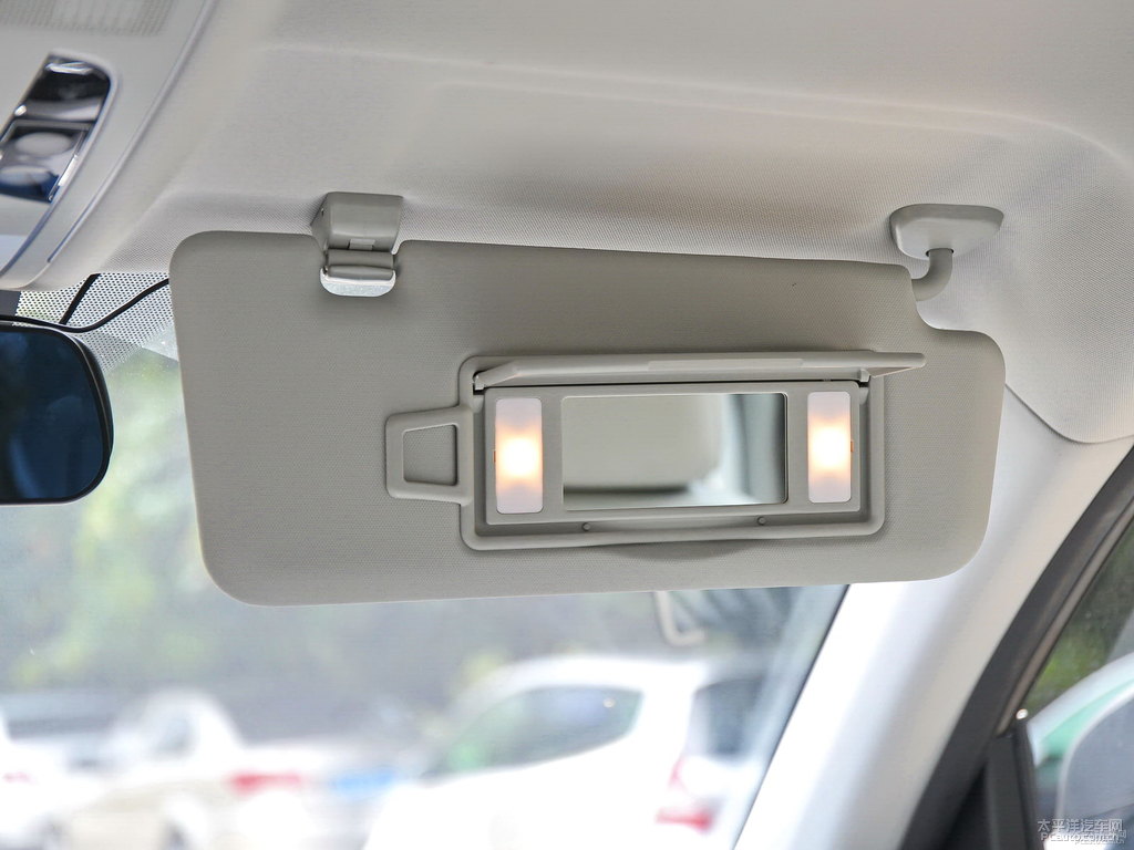 摩登灰哈弗H2車廂內(nèi)飾圖片