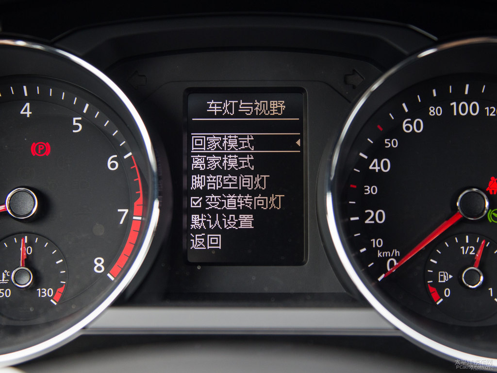 唐古拉白速騰中控內(nèi)飾圖片