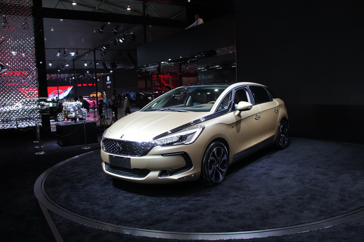DS 5DƬ