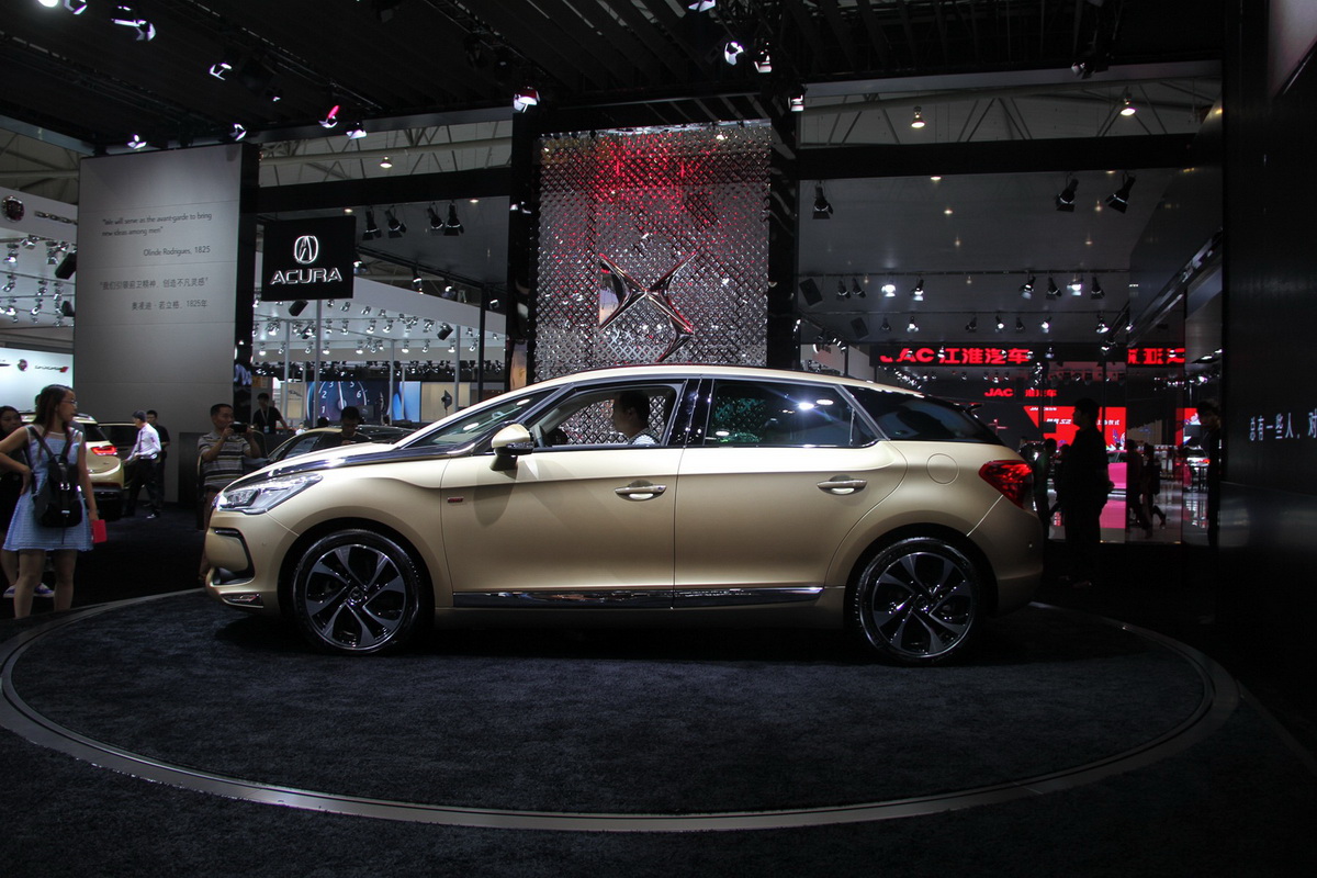 DS 5DƬ