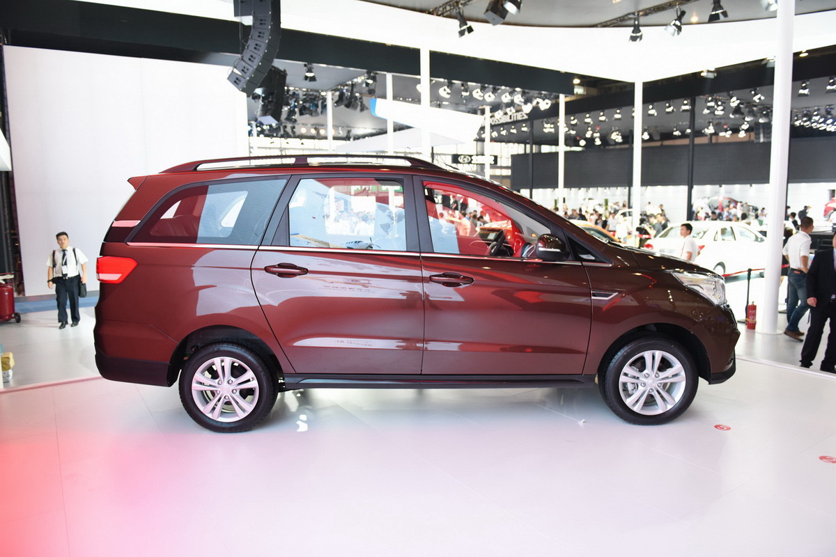 北汽幻速H3車展高清大圖