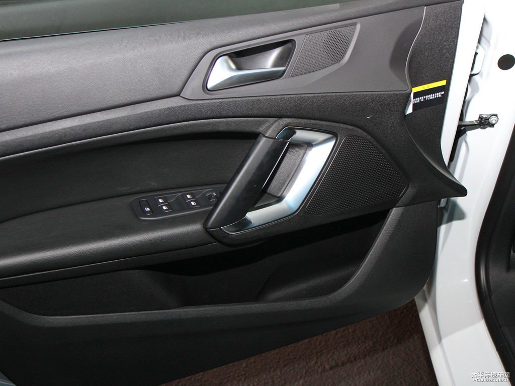 珠光白標(biāo)致408車廂內(nèi)飾圖片