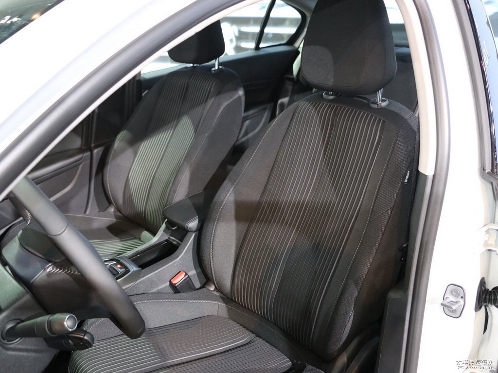 珠光白標(biāo)致408車廂內(nèi)飾圖片