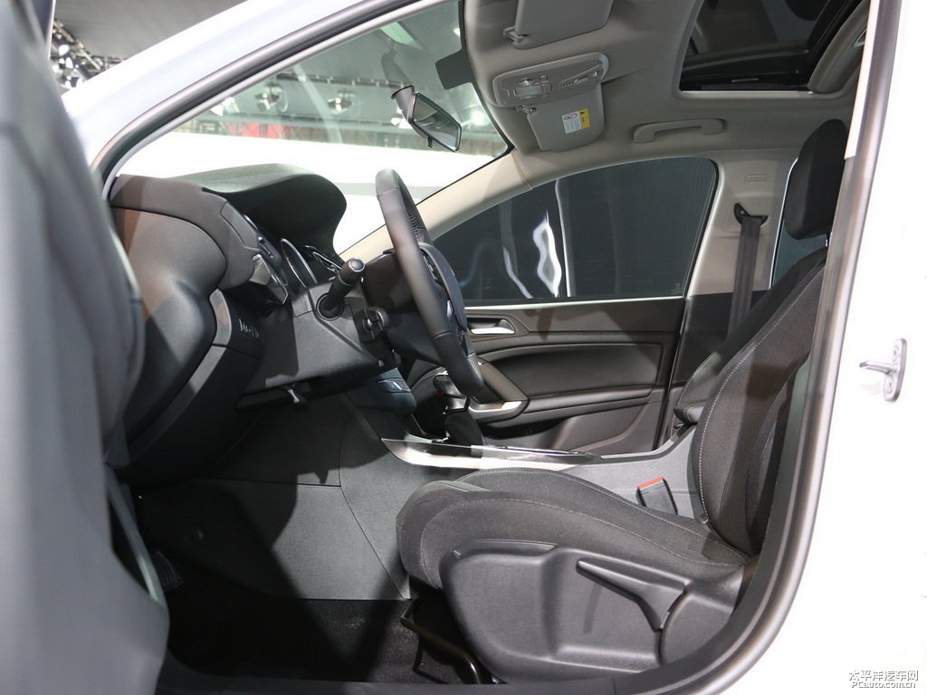 珠光白標(biāo)致408車(chē)廂內(nèi)飾圖片