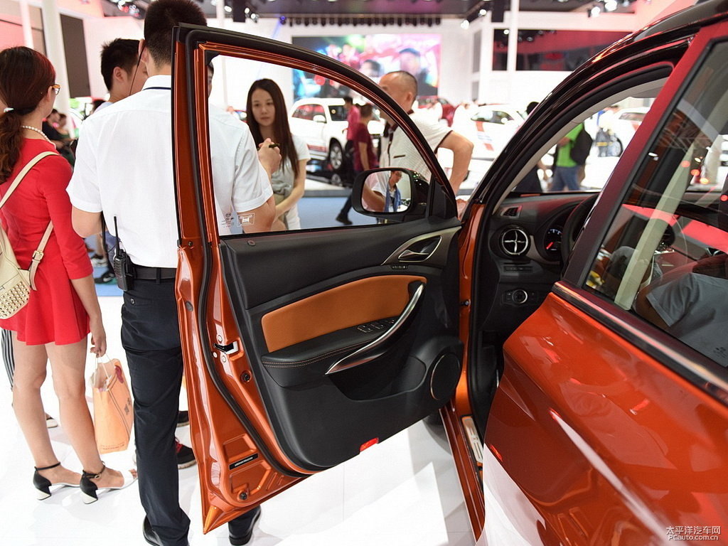 活力橙宋車廂內(nèi)飾圖片