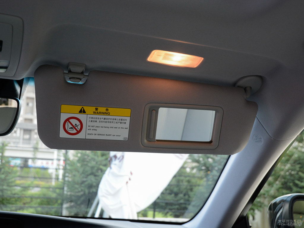黑色雷克薩斯ES車廂內(nèi)飾圖片