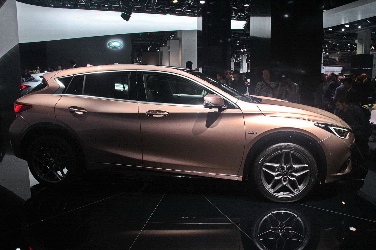 英菲尼迪Q30車(chē)展高清大圖