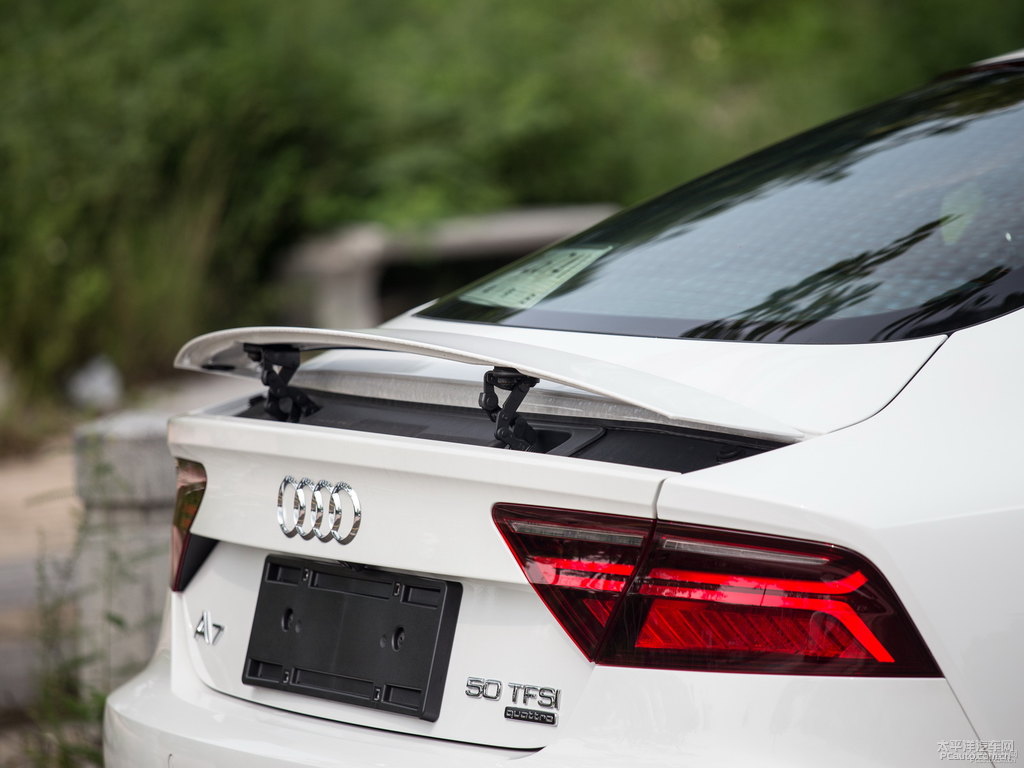 朱鷺白奧迪A7車尾外觀圖片
