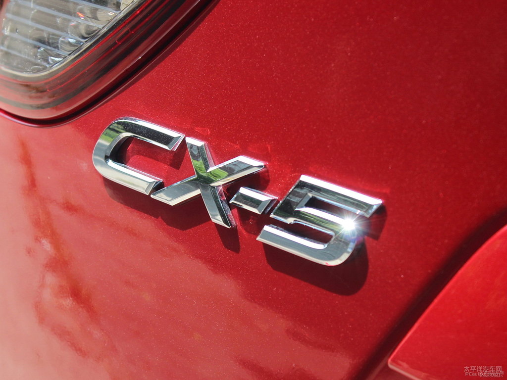 激情紅馬自達(dá)CX-5車(chē)尾外觀圖片