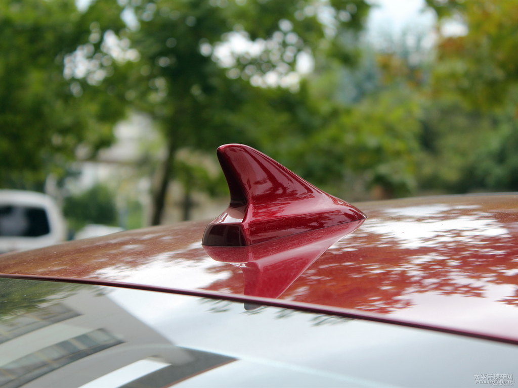 瑪瑙紅威朗車身外觀圖片