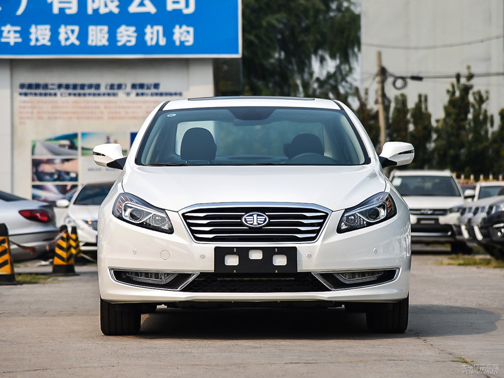 北極白奔騰B70整車外觀外觀圖片